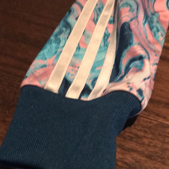 Adidas sweater for sale now! - Picture 2 of 6